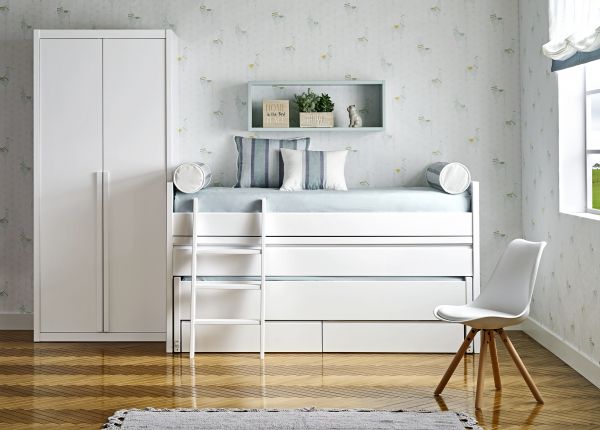 Cama compacta con escritorio incorporado