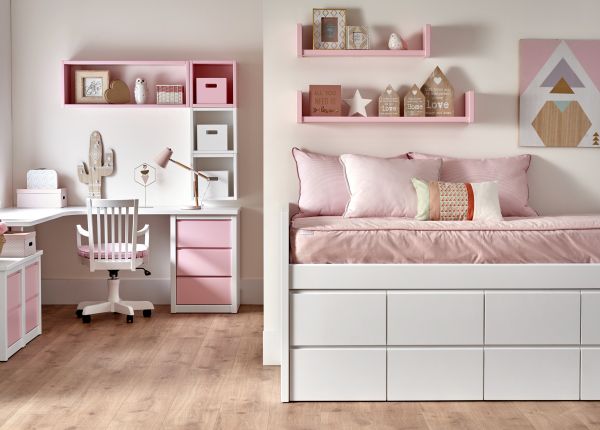 Habitación juvenil, cama con ocho cajones y zona de estudio color rosa